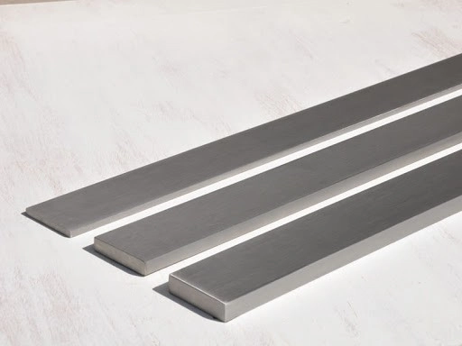 Solid stainless steel flat steel: strong load-bearing capacity, not easy to deform